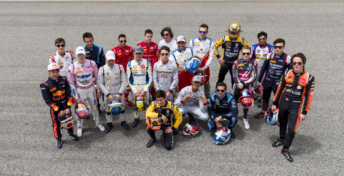Das Fahrerfeld der FIA Formel 2 2018 beim Saisonstart